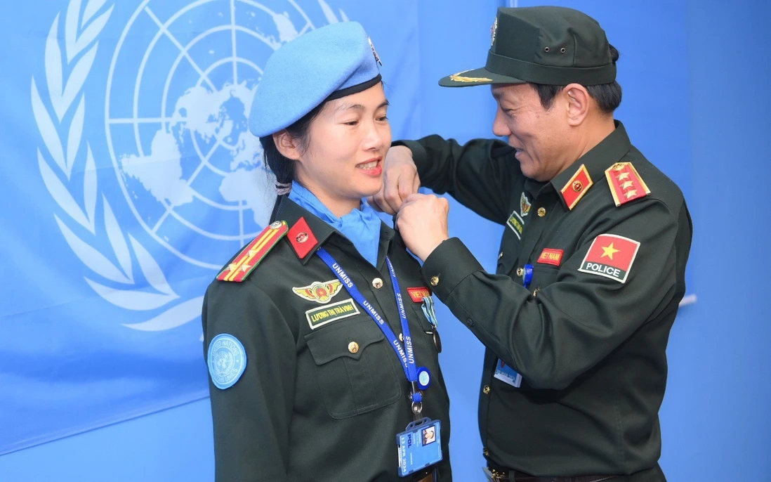 Trung tá Lương Thị Trà Vinh được thăng cấp bậc Thượng tá trước niên hạn tại Nam Sudan